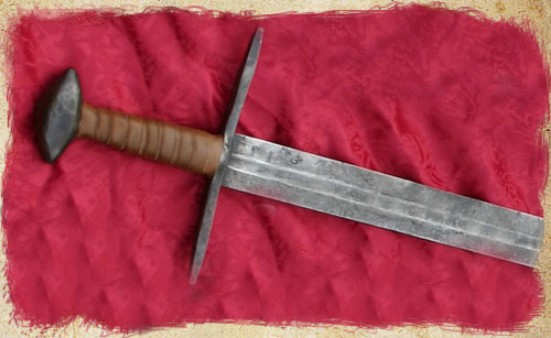 Epée templier lame large et triangulaire 